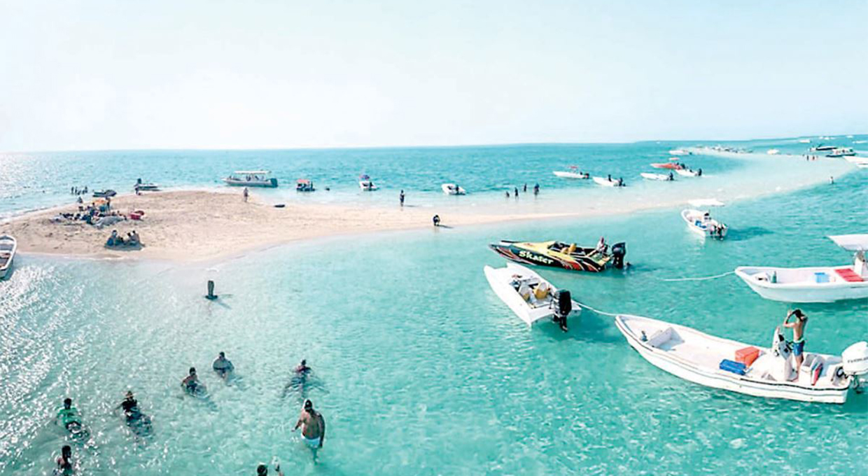 4-Hour Baby Yacht Trip at Jarada Island - Image 4